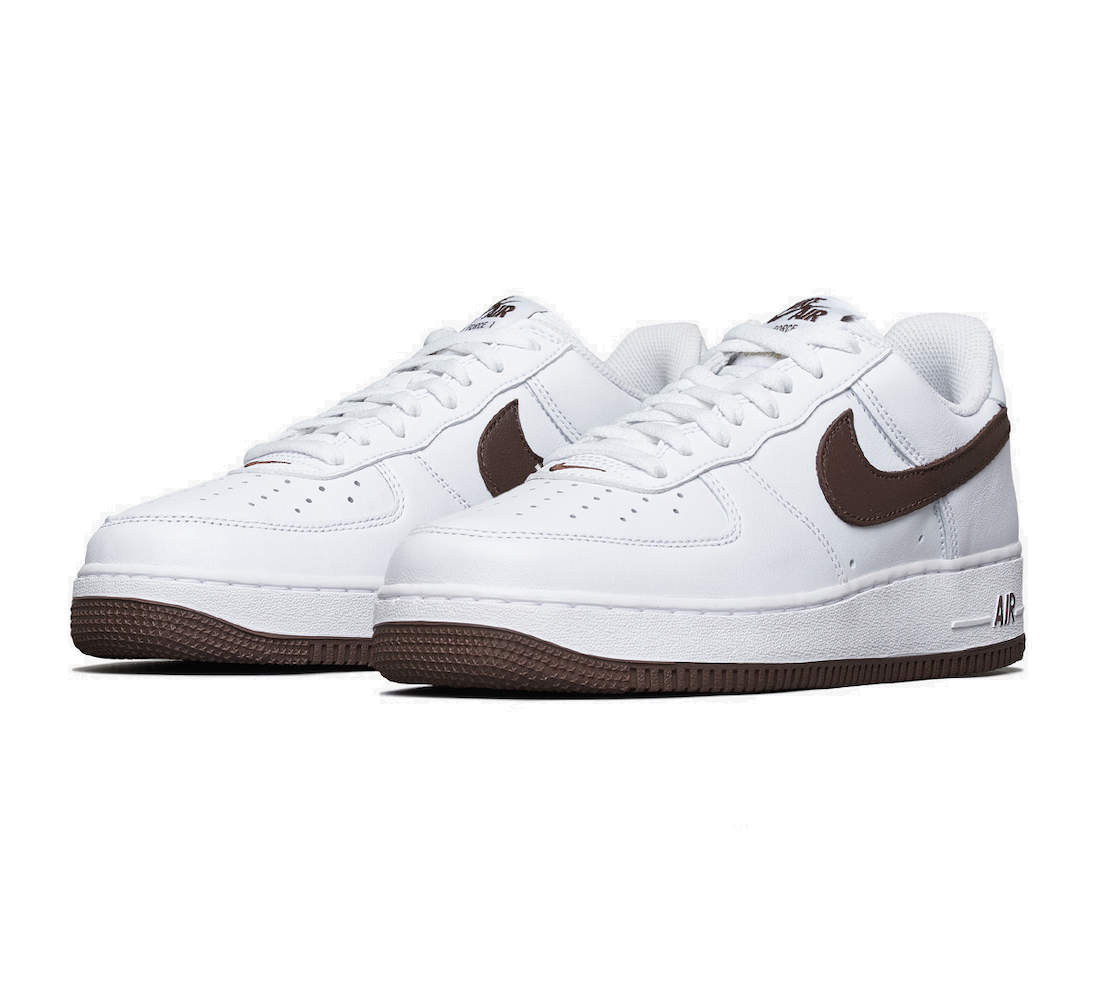 Tenis Nike Air Force 1 Low Retro Color of the year blanco/chocolate hombre.