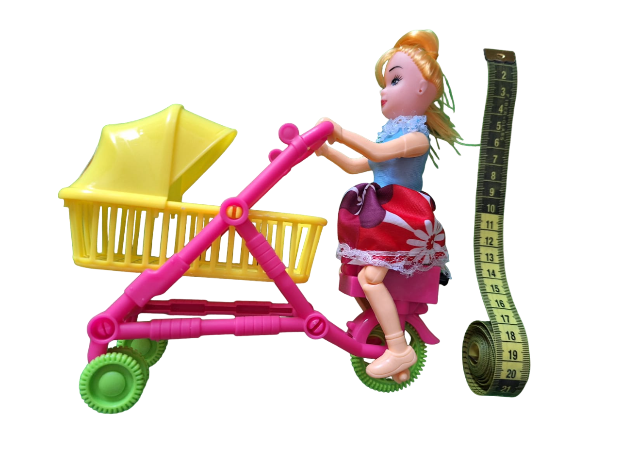 Bonito Juguete De Cuerda Muñeca Avanza Con Carrito Carreola Color Amarillo