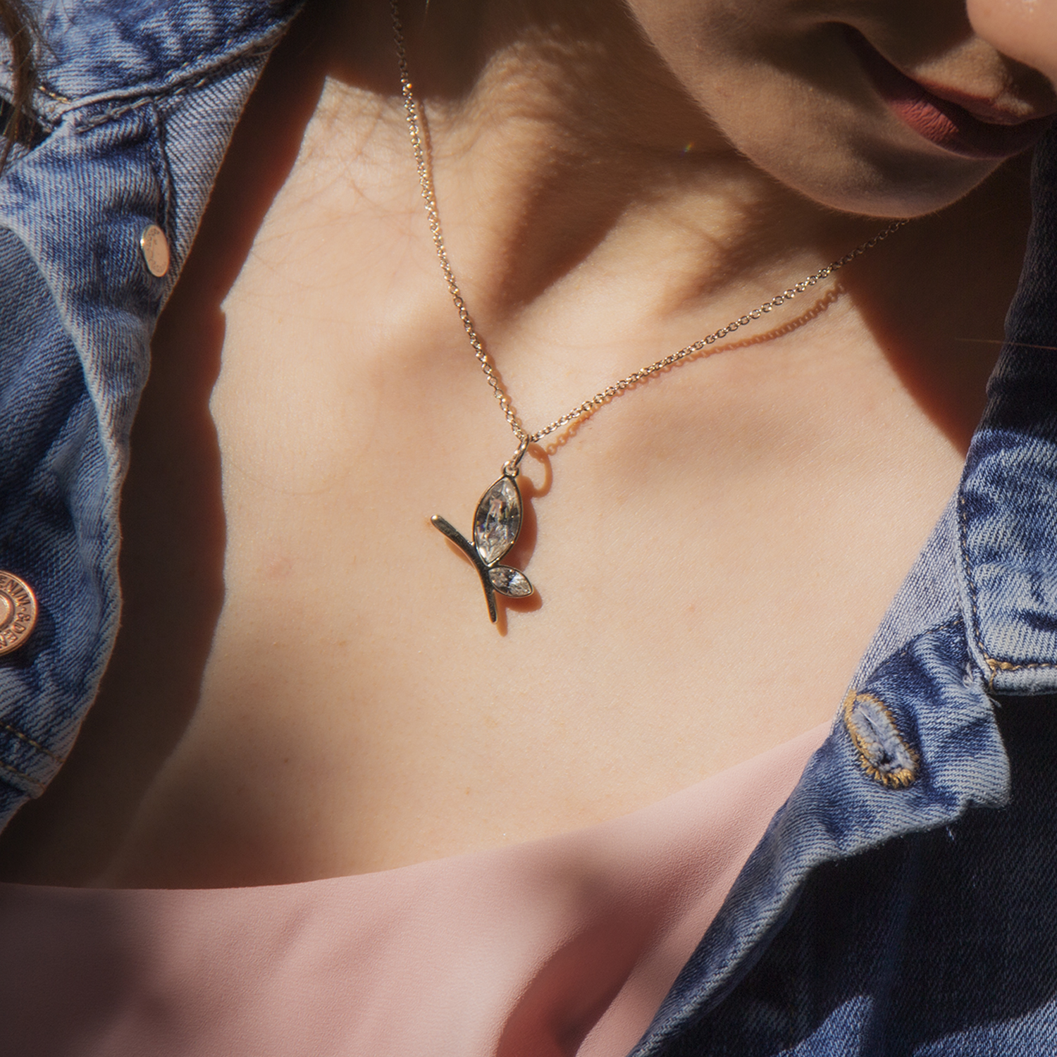 Collar Mariposa Baño de Rodio | Cristal Swarovski 