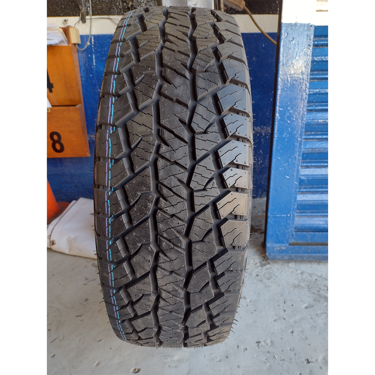 LLANTA 215/85R16 HANKOOK DYNAPRO AT2 RF11.