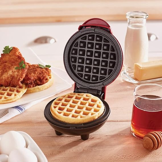 Dash Mini Maker: Miniwaflera - Máquina para hacer waffles, paninis, papa rayada, y otros para desayuno, almuerzo o aperitivos, color rojo (DMW001RD), 10 cm