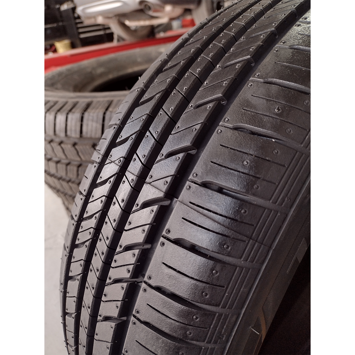 PAQUETE 2 LLANTAS 235/65R16 LAUFENN LH41 HANKOOK 103T