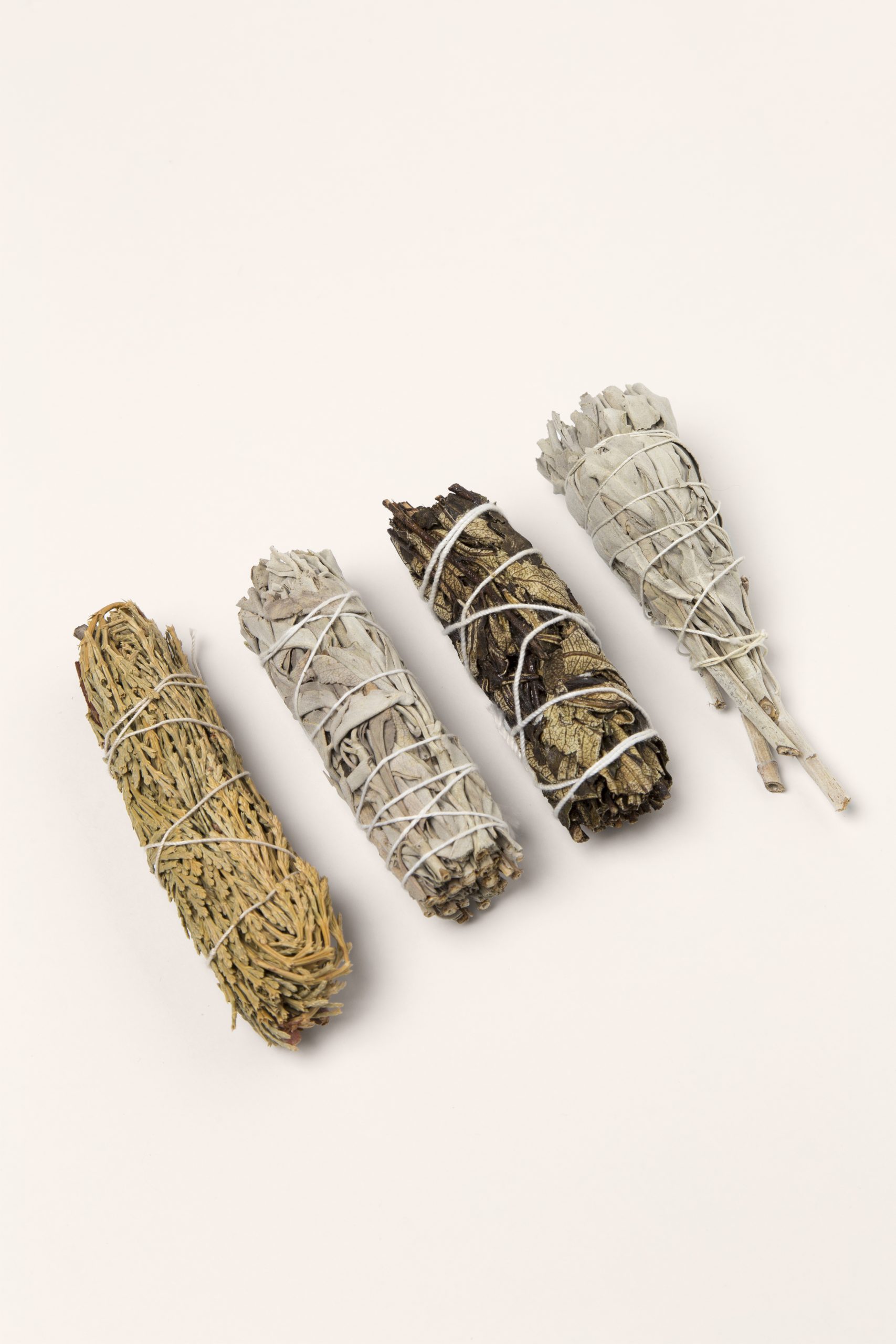 Sahumerio Artesanal 25 Cm Protección Limpieza Campo Áurico Romero Ruda