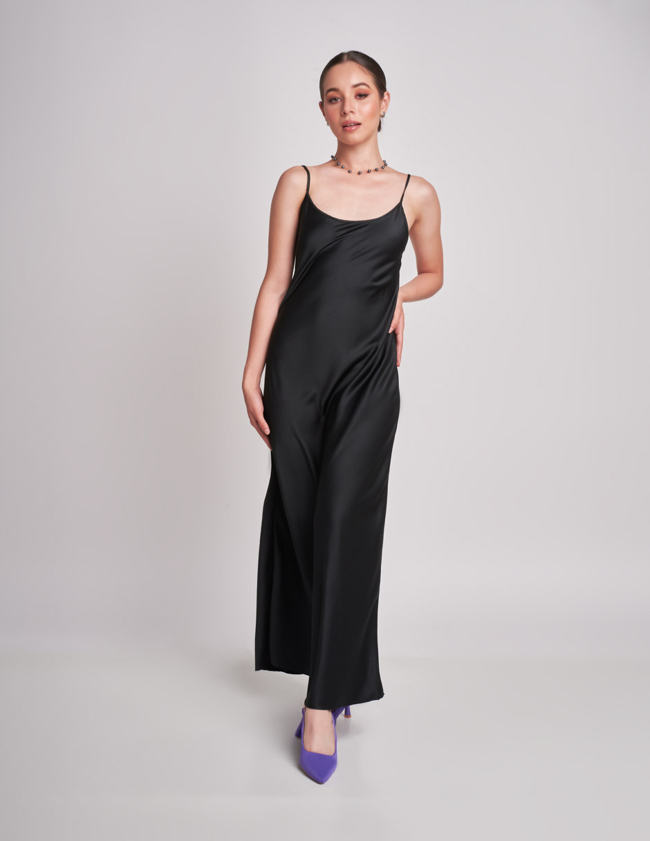 Vestido Largo Satinado: Sofisticación con Tirantes Ajustables