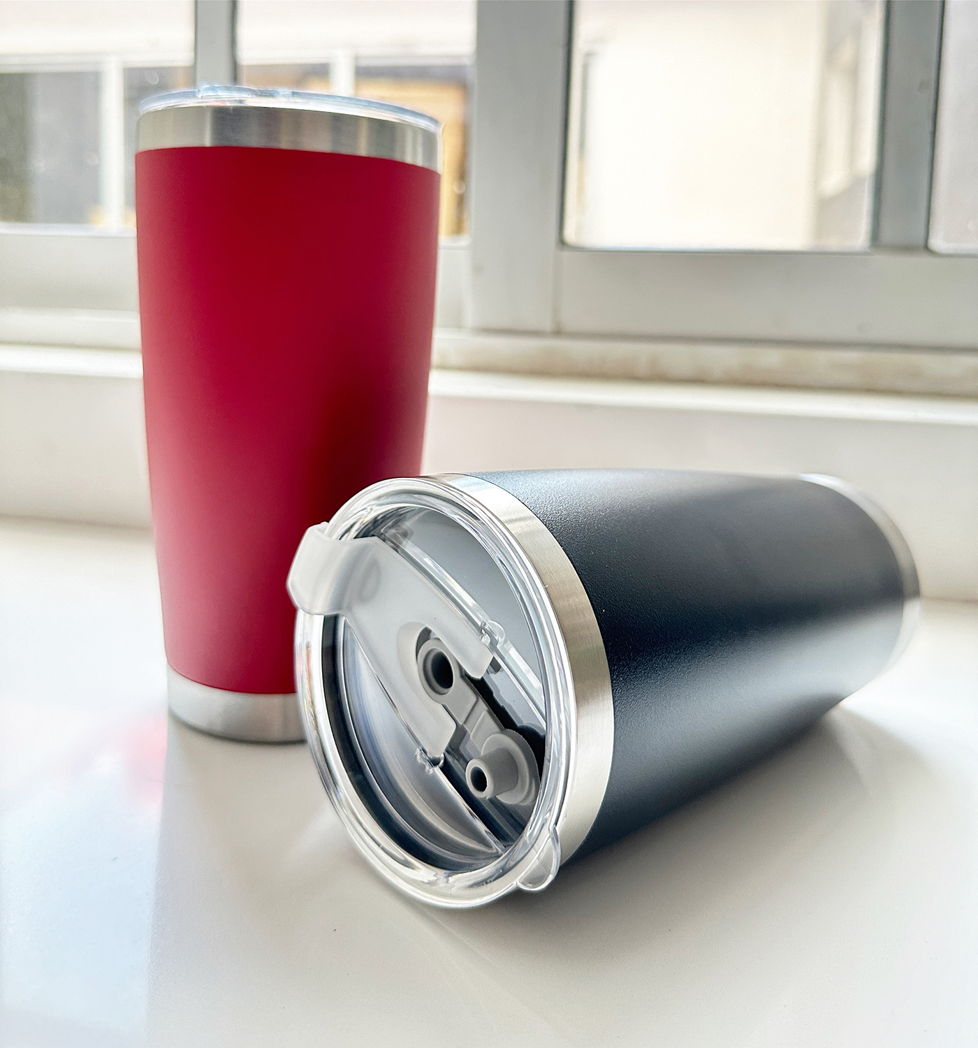 Vaso Térmico con 2 Popotes en Acero Inoxidable, Vaso para Bebidas Frías o Calientes y Tapa con Soporte para Popote