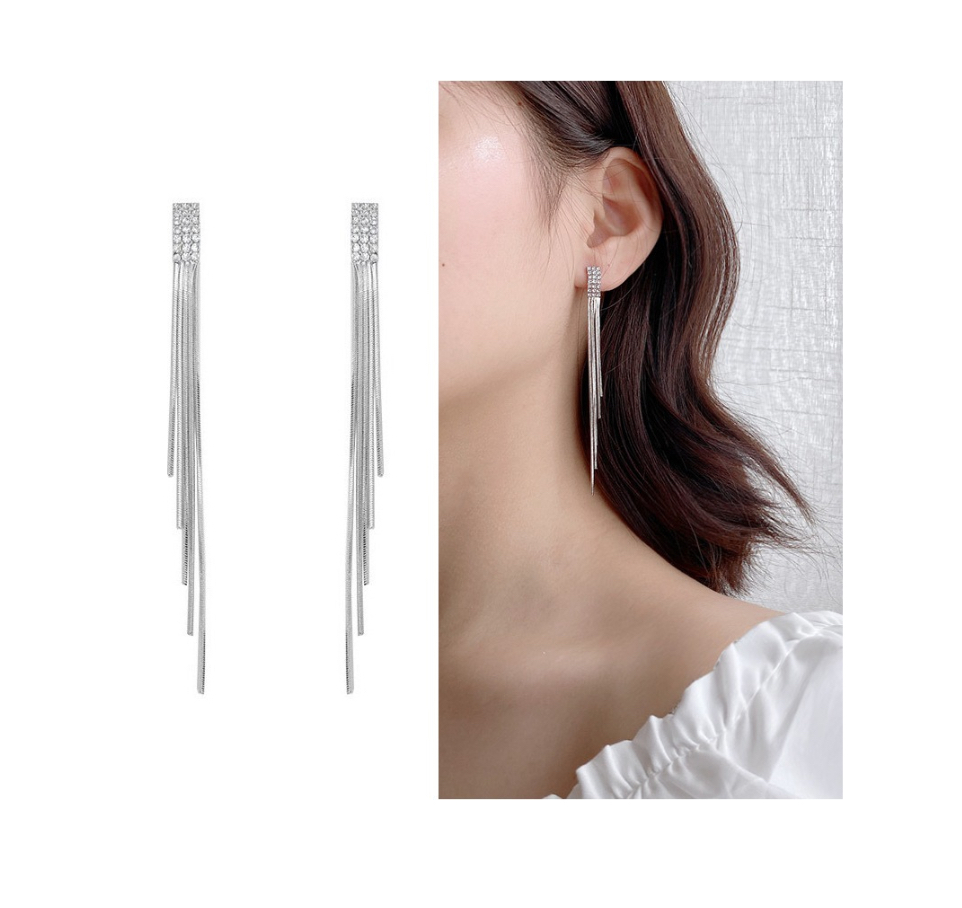 Aretes Con Diamantes De Imitación Pendiente Elegante Largo plateados.