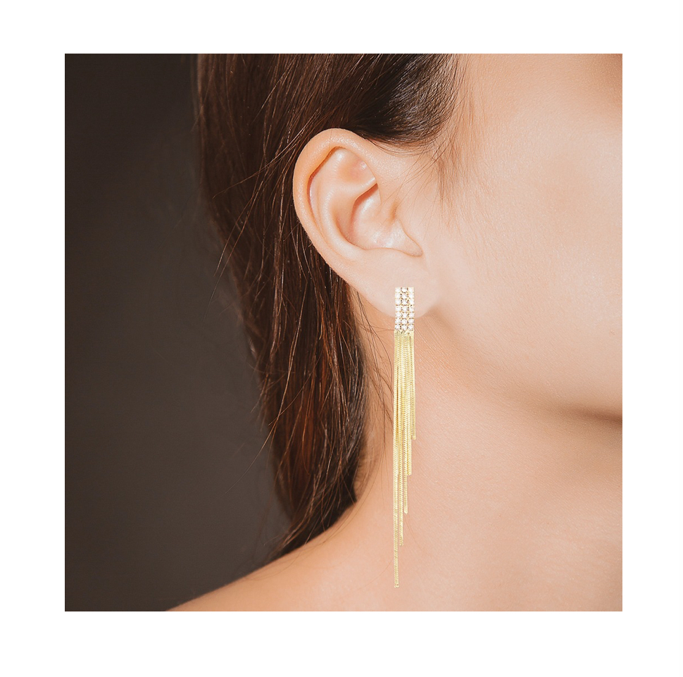 Aretes Con Diamantes De Imitación Pendiente Elegante Largo plateados.