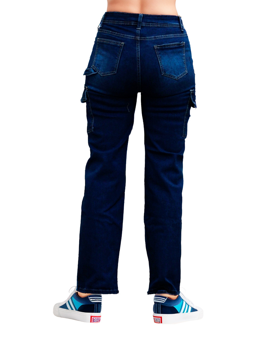 Pantalón mezclilla cargo Issa Jeans para mujer corte recto.