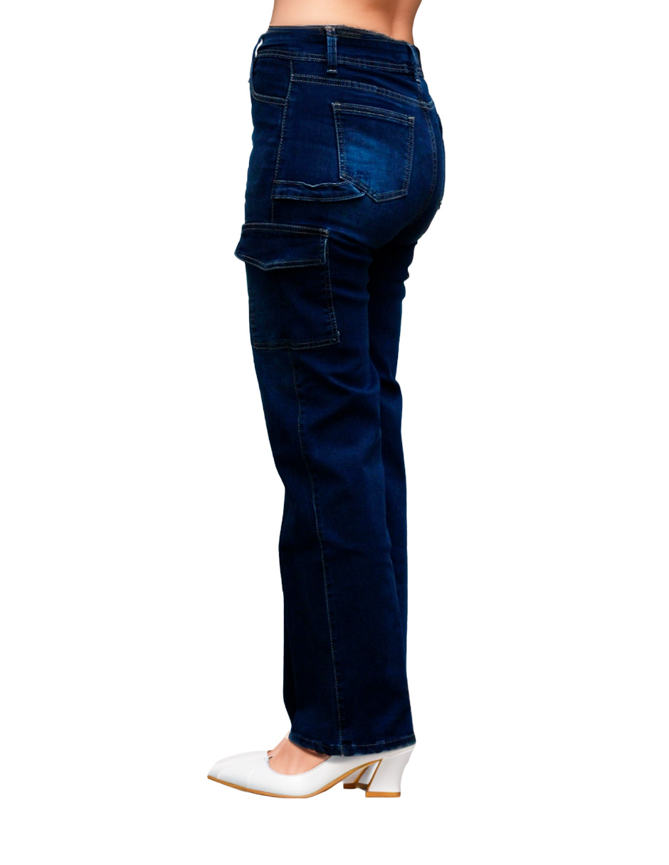 Pantalón mezclilla cargo Issa Jeans para mujer corte recto.