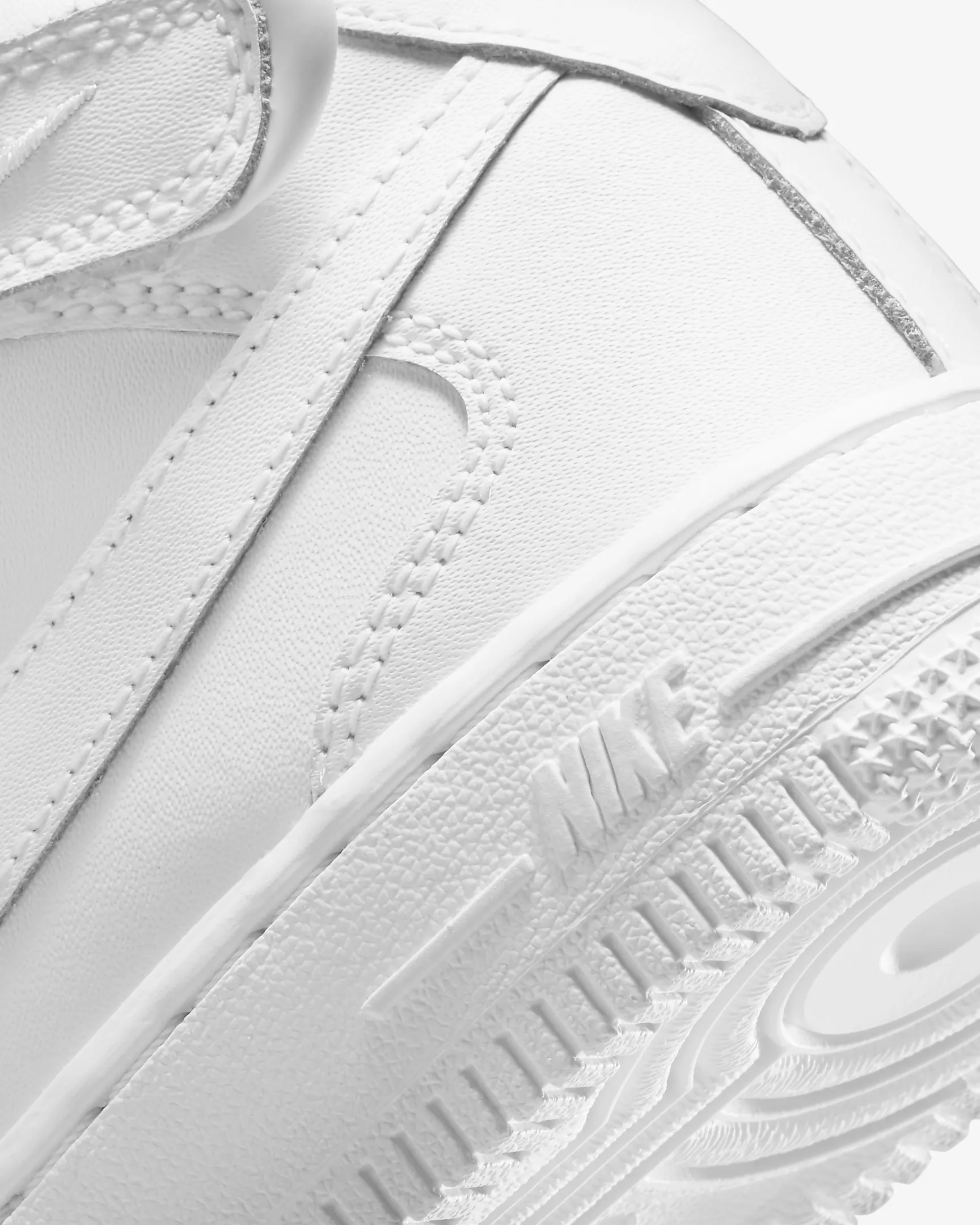 Tenis Nike Air Force 1 Mid Original DH2934 111.