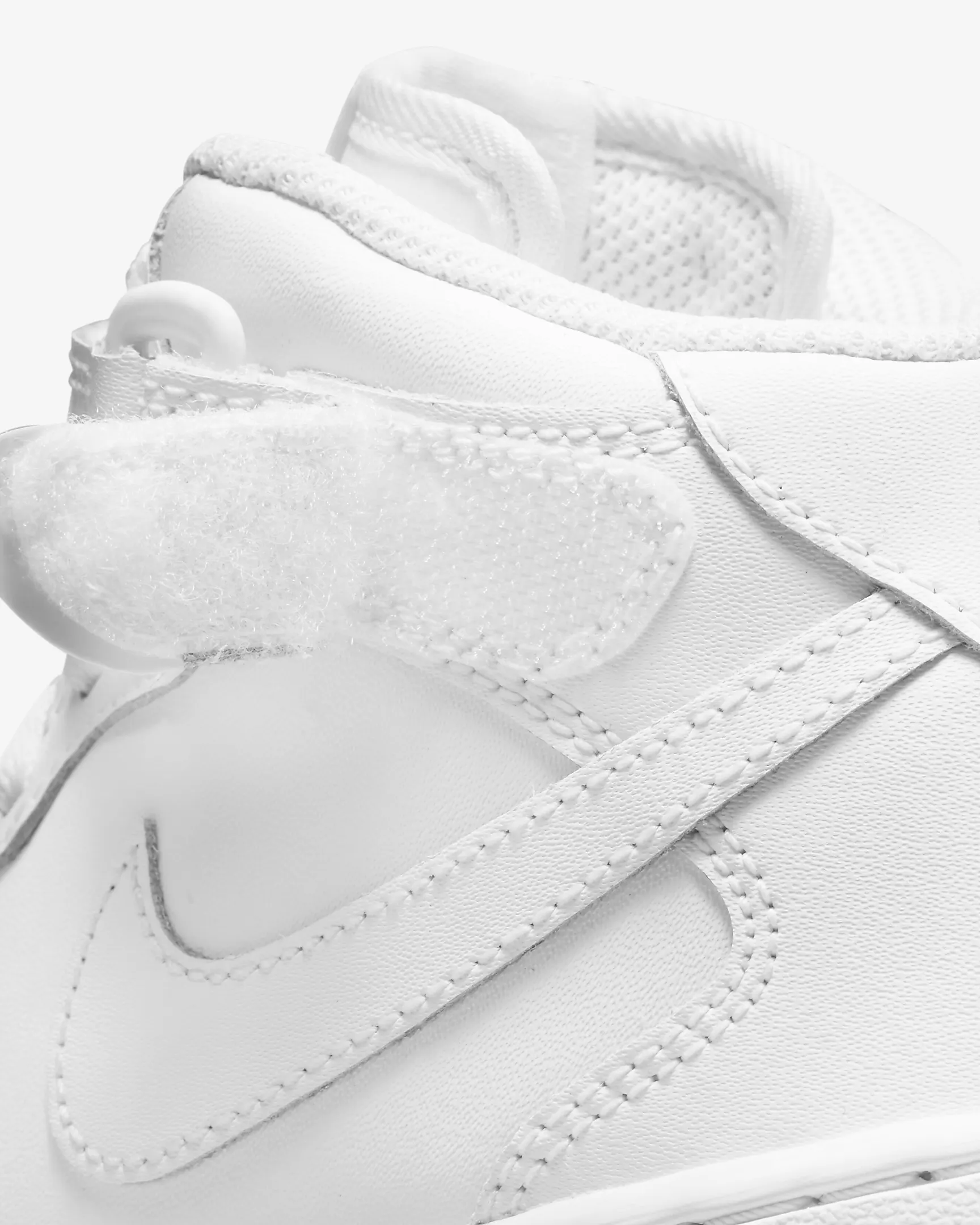 Tenis Nike Air Force 1 Mid Original DH2934 111.