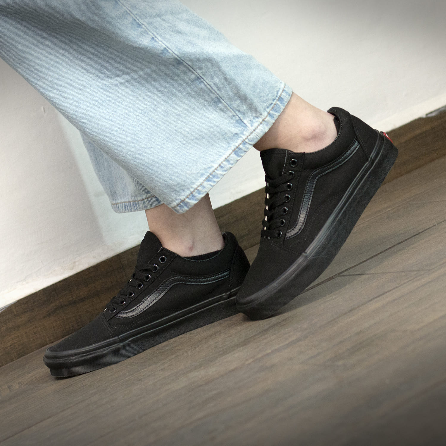 Tenis Vans Old Skool - 0D3HBKA - Negro - Unisex 