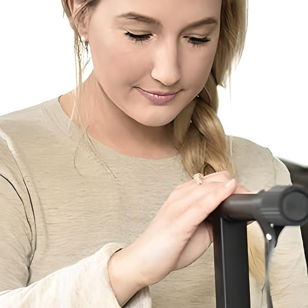 Alesis Melody 61 - Piano eléctrico con 61 teclas, Teclado Musical con altavoces, audífonos, micrófono, soporte para piano, atril y taburete