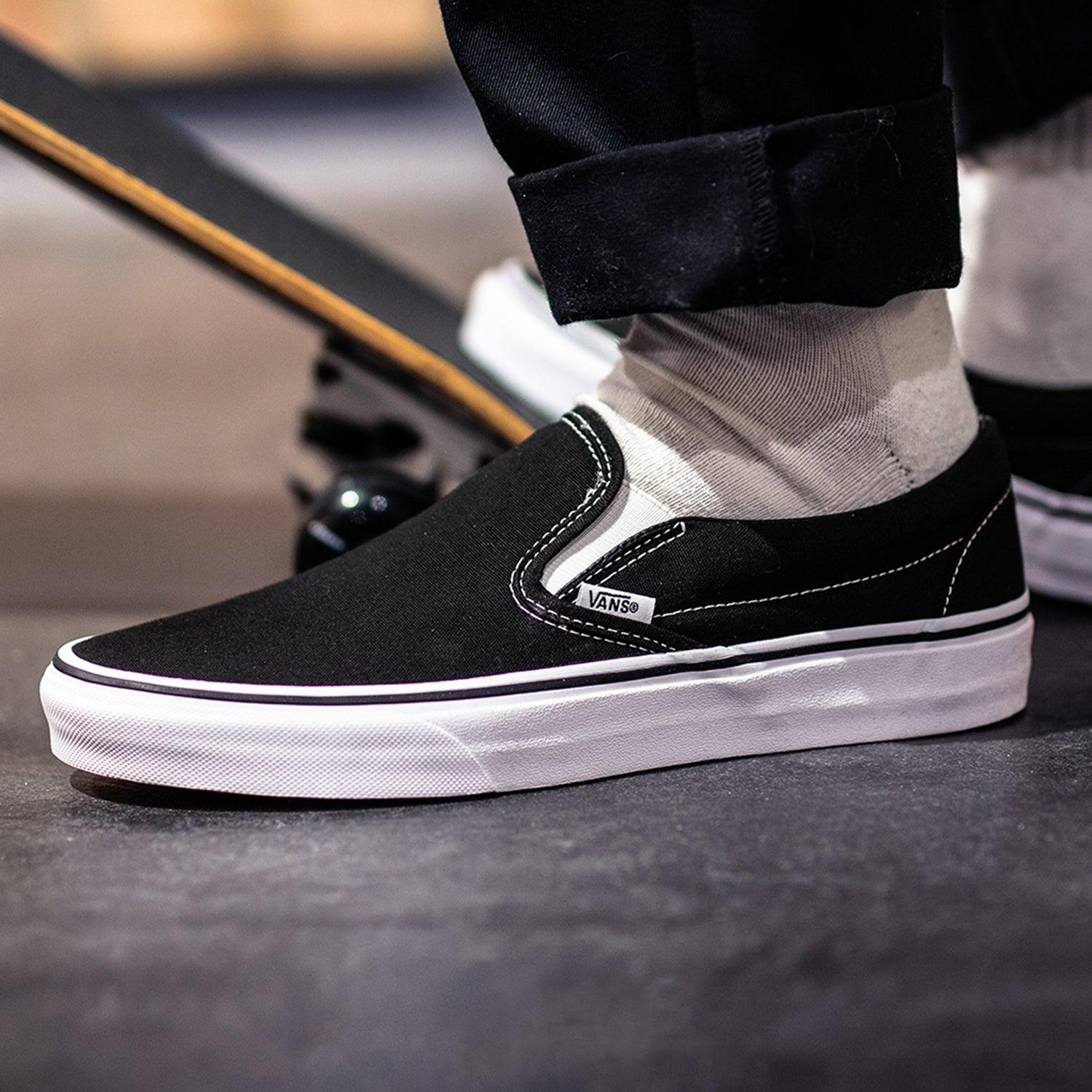 Tenis Vans Classic Slip On - 0EYEBLK - Negro - Unisex 