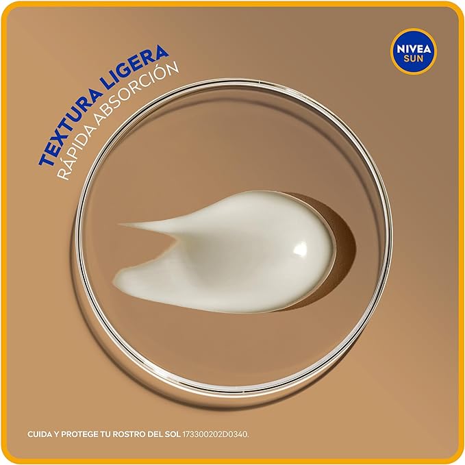 A NIVEA SUN Protector Solar Facial Control De Brillo (50 ml), con Efecto Matificante de Larga Duración, Bloqueador solar FPS 50+, no Grasoso para Todo Tipo de Piel