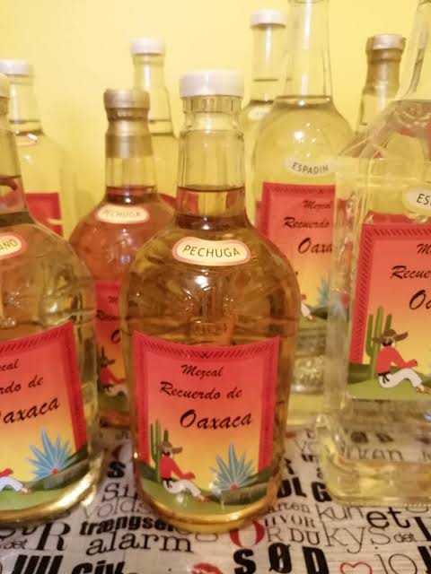 Mezcal con Pechuga 950 ml.