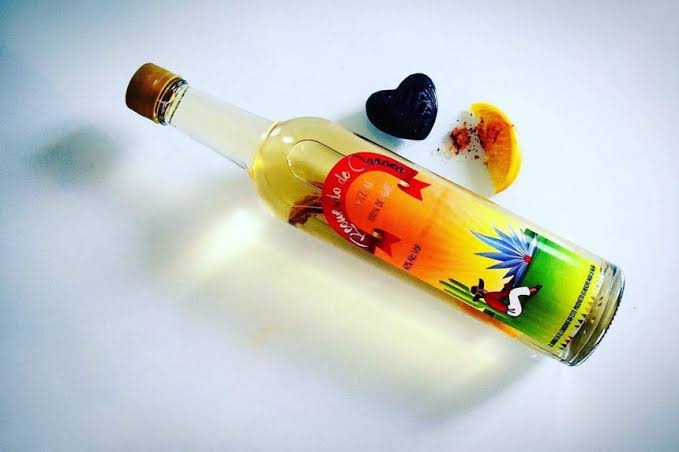 Mezcal con Pechuga 950 ml.