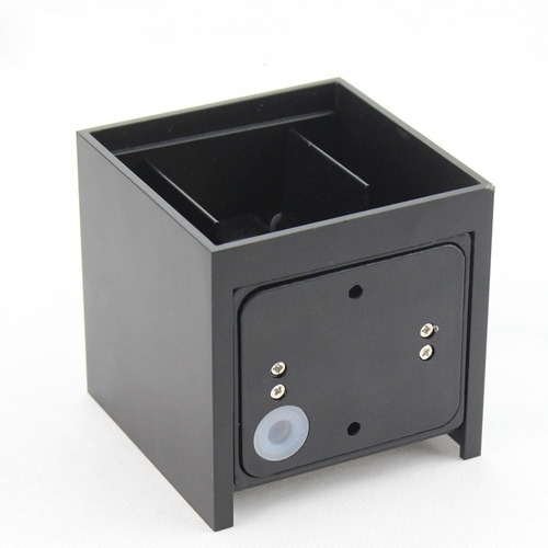 "Arbotante Muro Led 10w Negro Cuadrado Luz Calida P/ Exterior negra "