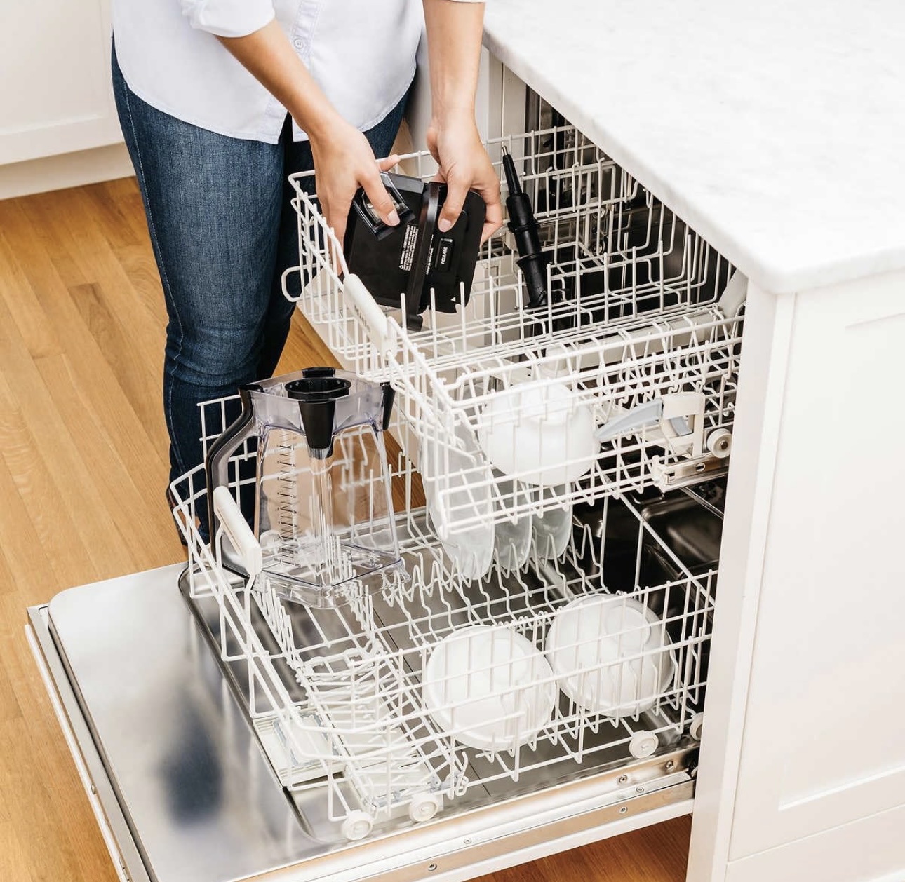 Ninja Professional Blender CO650B, Licuadora Profesional con 2 Velocidades Auto IQ, Motor de 1,000 Watts de Potencia y Jarra Extraible de 70 Onz. (Reacondicionado)