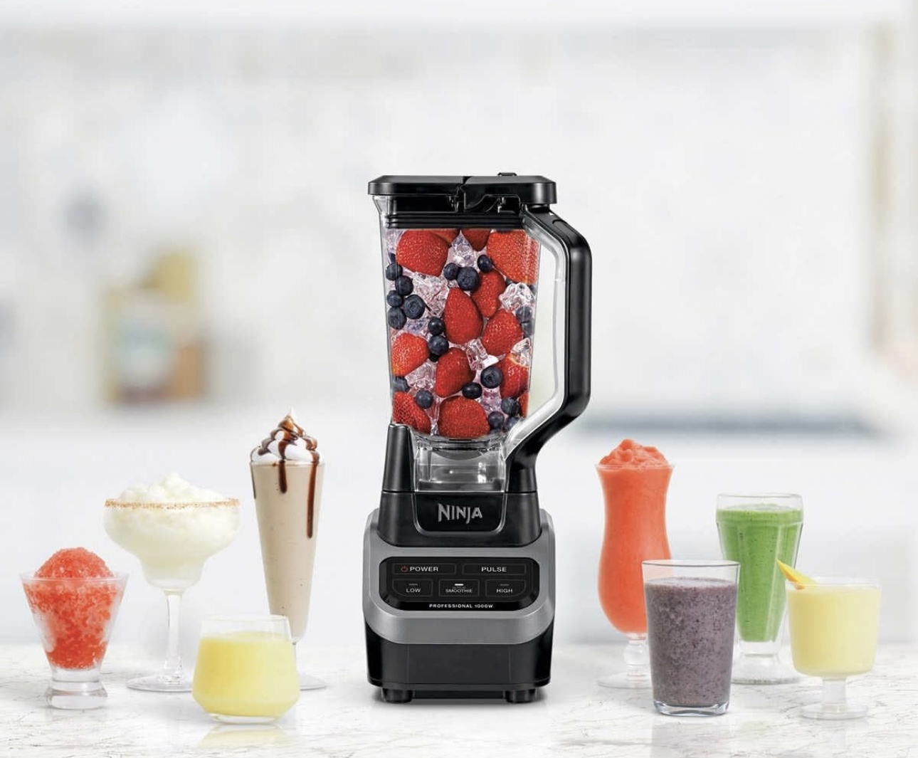 Ninja Professional Blender CO650B, Licuadora Profesional con 2 Velocidades Auto IQ, Motor de 1,000 Watts de Potencia y Jarra Extraible de 70 Onz. (Reacondicionado)