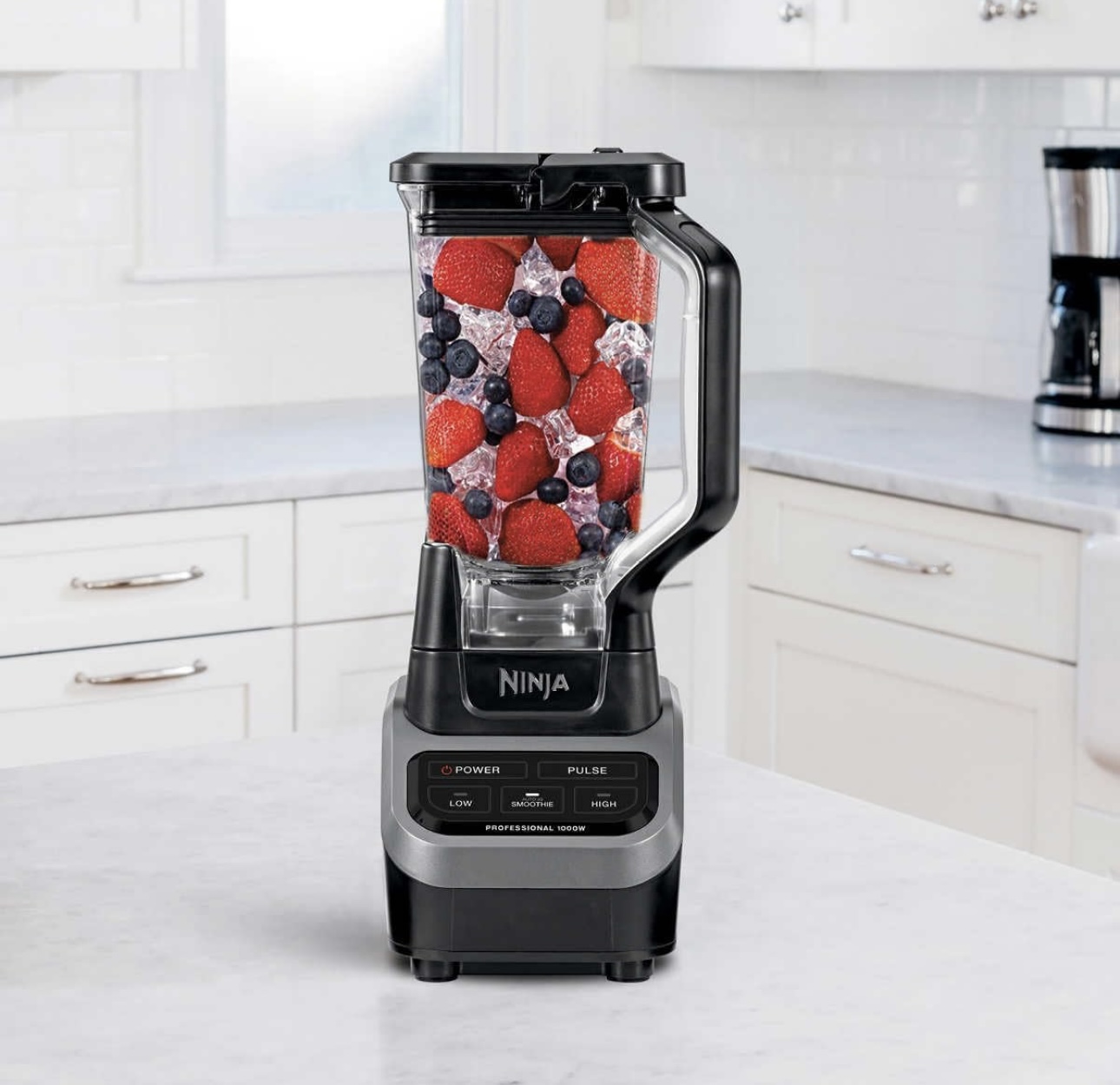 Ninja Professional Blender CO650B, Licuadora Profesional con 2 Velocidades Auto IQ, Motor de 1,000 Watts de Potencia y Jarra Extraible de 70 Onz. (Reacondicionado)