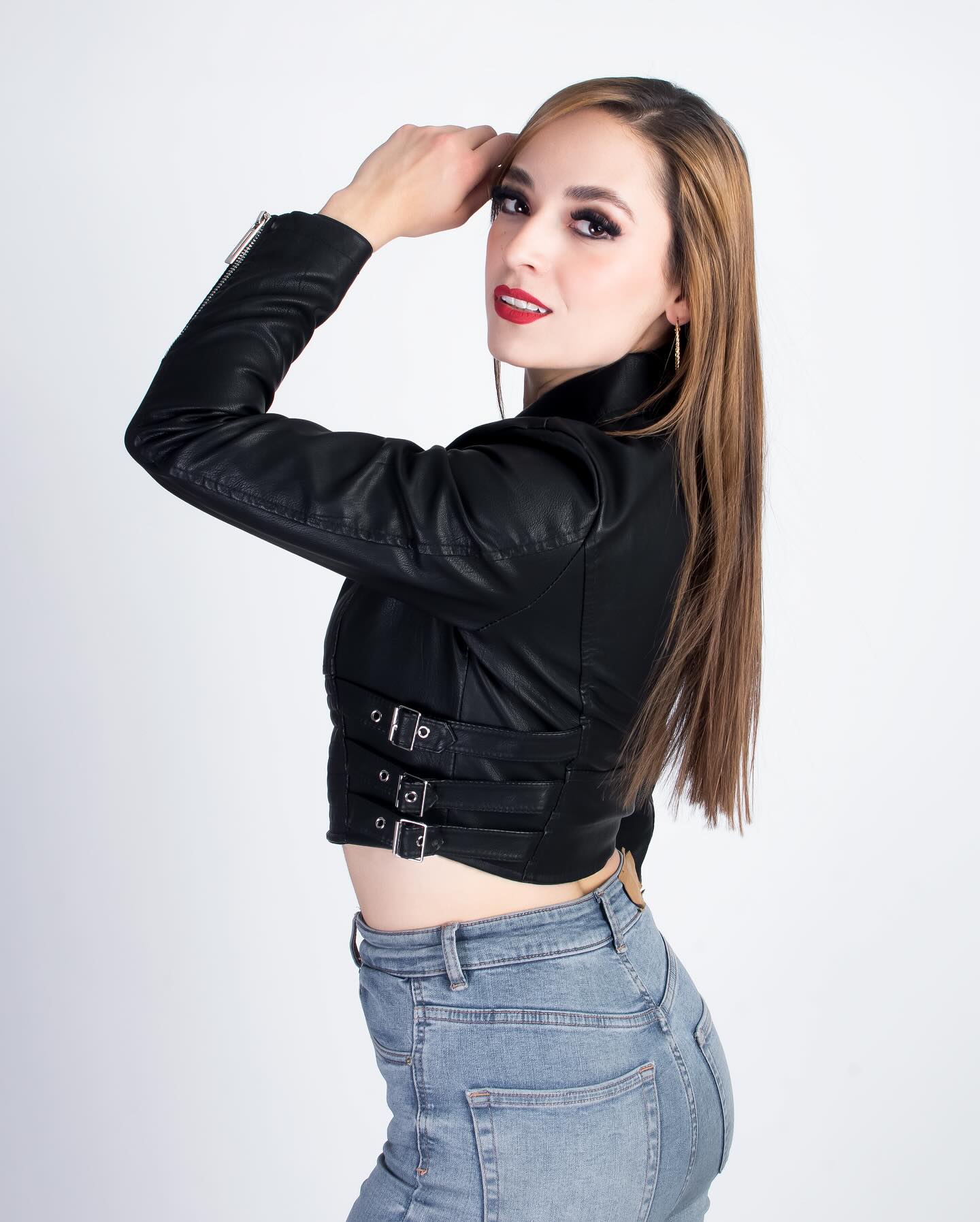 Chamarra Mujer Chaqueta Corta Triple Hebilla Cremalleras Metálicas Cuero Pu  .