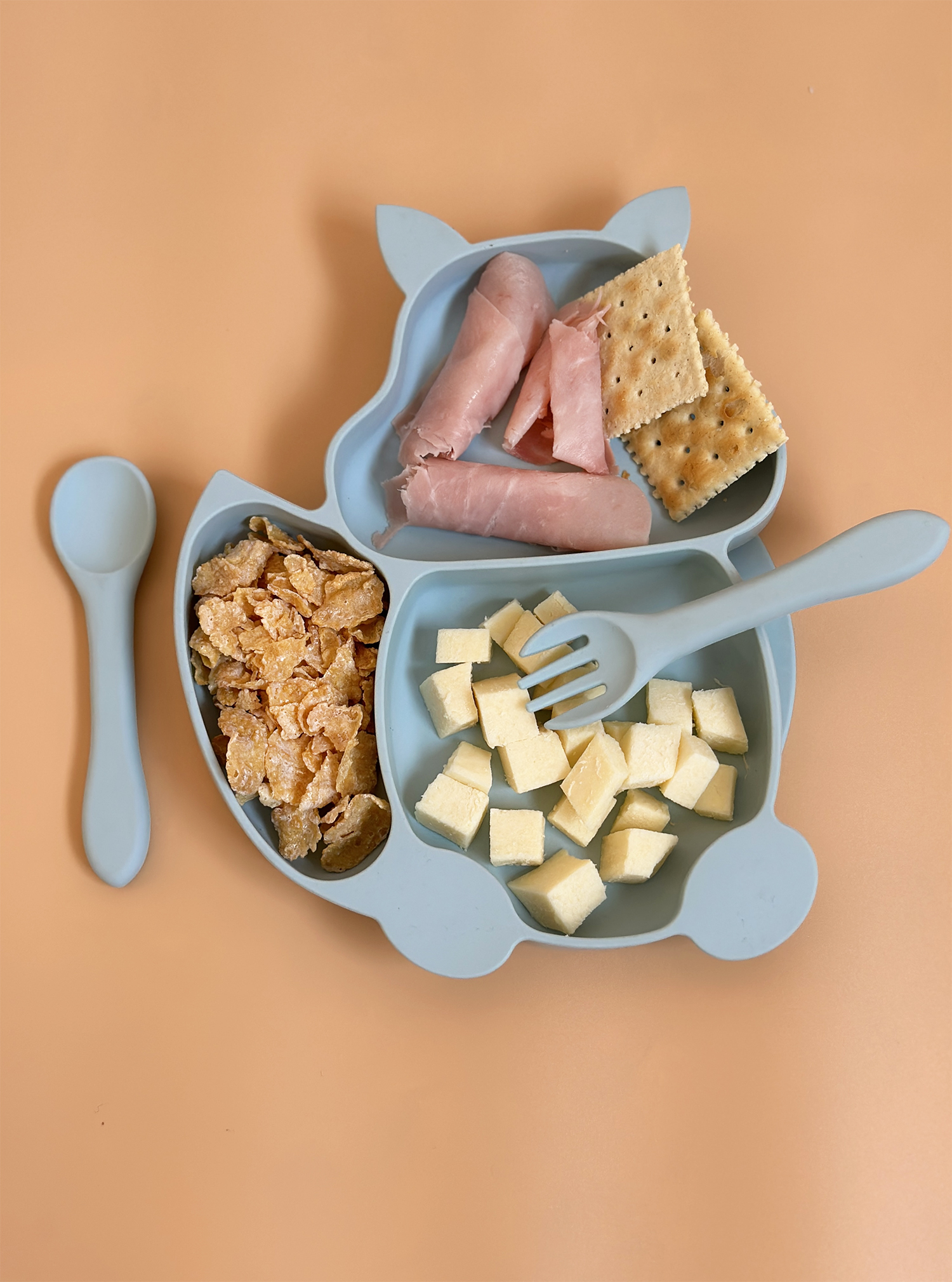 Plato para Bebé con 3 Divisiones y Cubiertos en Silicona
