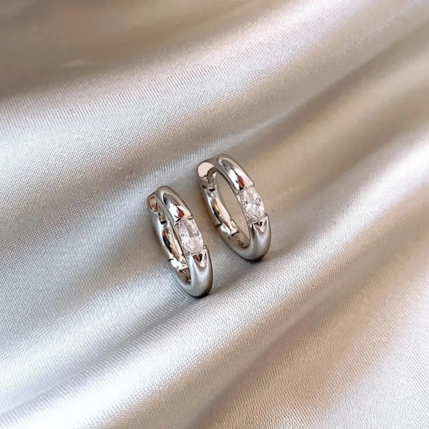 Aretes De Plata 925 Arracadas Huggies Zirconias Mujer Regalo.