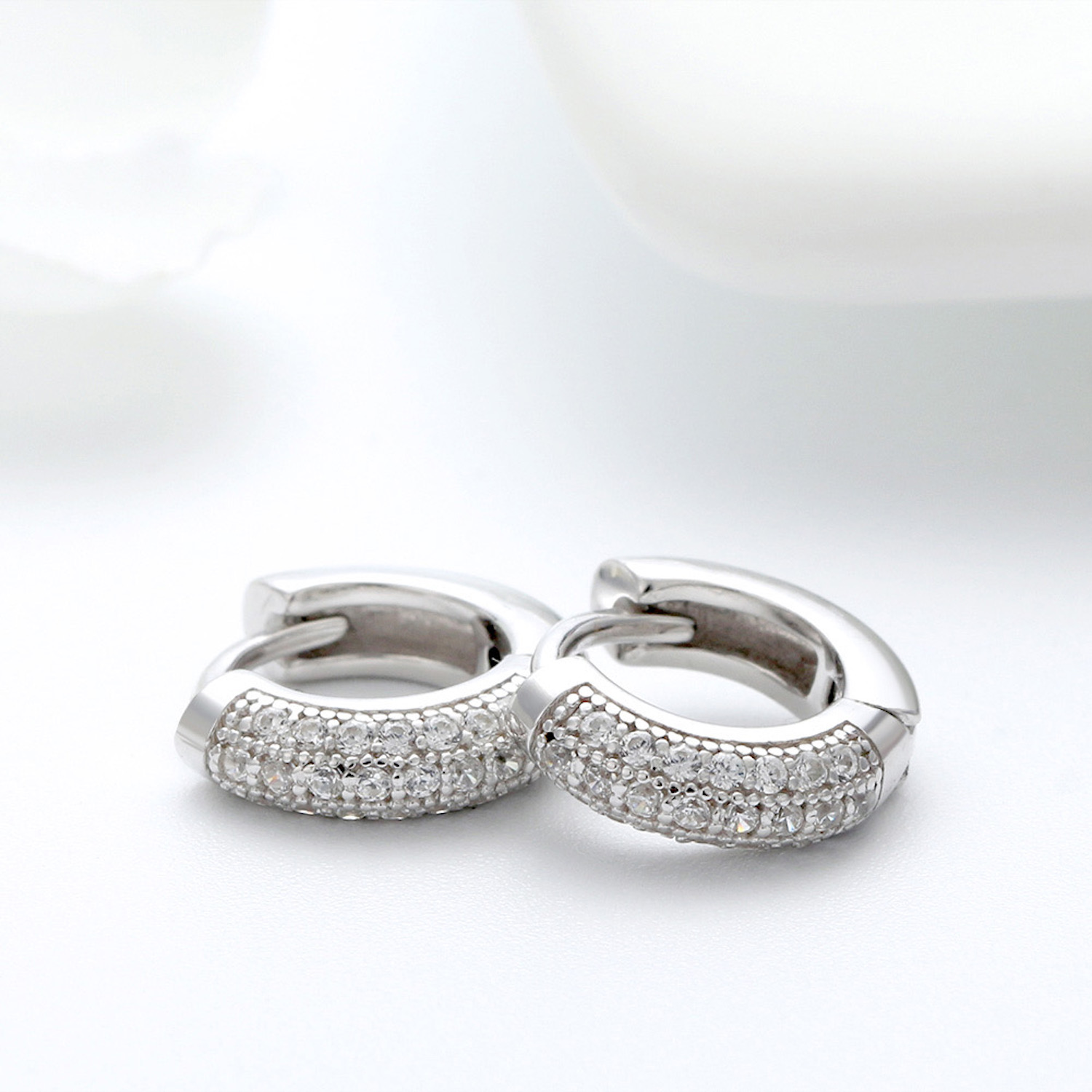Aretes De Plata 925 Arracadas Huggies Zirconias 10mm.