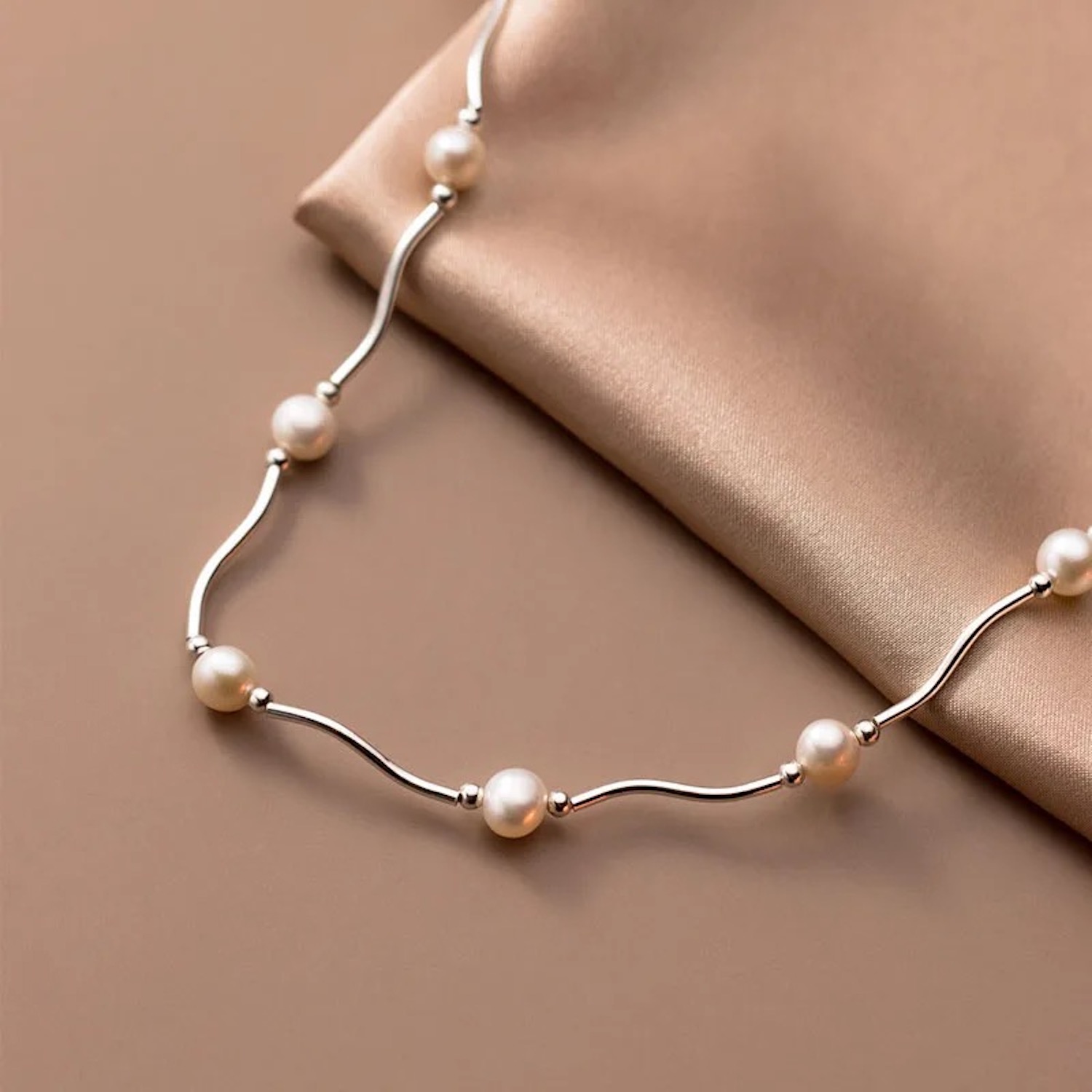 Collar Gargantilla De Plata 925 y Perlas Ondulado Fino.
