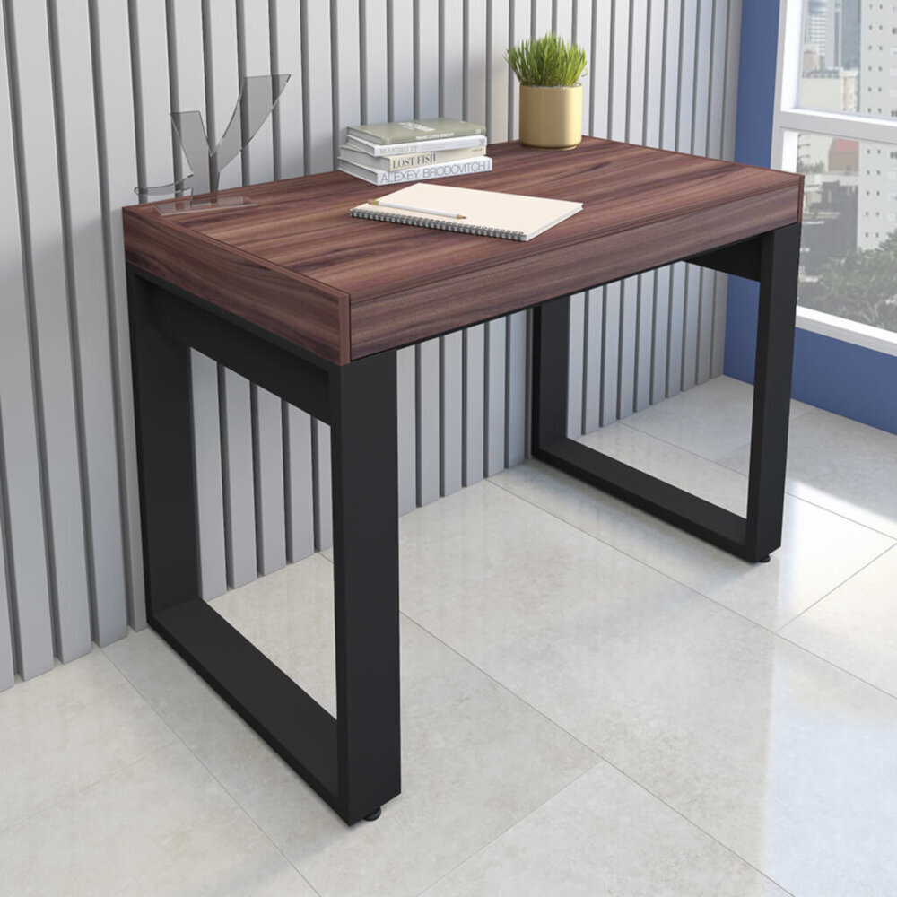 Escritorio Mesa de Computo Bertolini Squadra IPE con Negro.