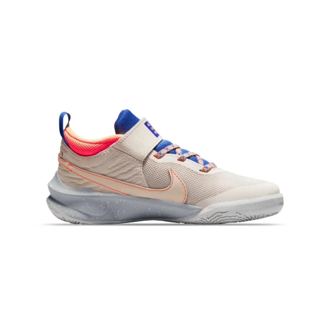 TENIS NIKE TEAM HUSTLE 10 BEIGE CZ4179001