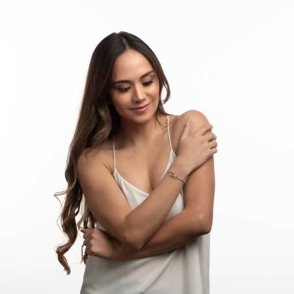 LuckyLy Pulseras Mujer con Dije de Corazón e Infinito , Brazalete de Acero Inoxidable Color Plata y Zirconia Cúbica - Modelo Nia