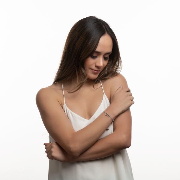 LuckyLy Pulseras Mujer con Dije de Corazón e Infinito , Brazalete de Acero Inoxidable Color Plata y Zirconia Cúbica - Modelo Nia