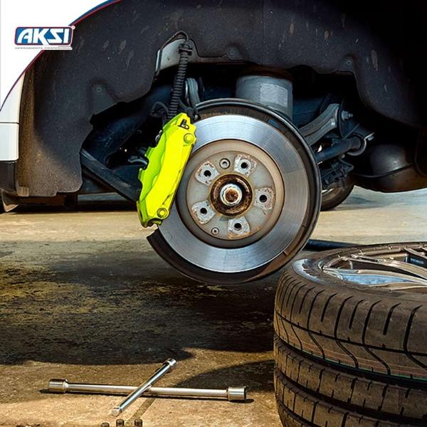 Llave de cruz pulida y cromada Aksi de 18"