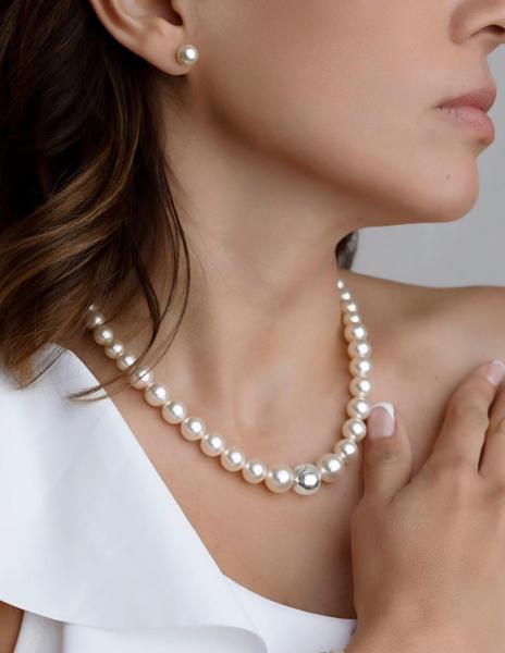 Collar y aretes de Perlas de cristal crema con plata, Joyería Zvezda 