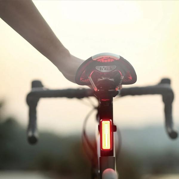 Luz Trasera Recargable para Bicicleta RN 100 TL Negra Olight