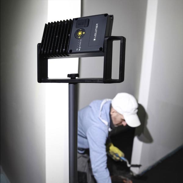 Lámpara Recargable de Trabajo iF4R Negra Ledlenser