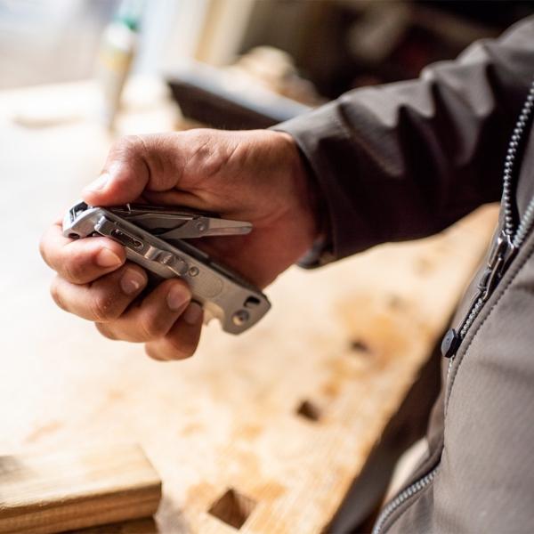 Navaja Multiherramienta FREE K4X Leatherman