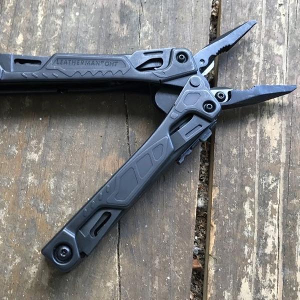 Multiherramienta OHT Negra Leatherman