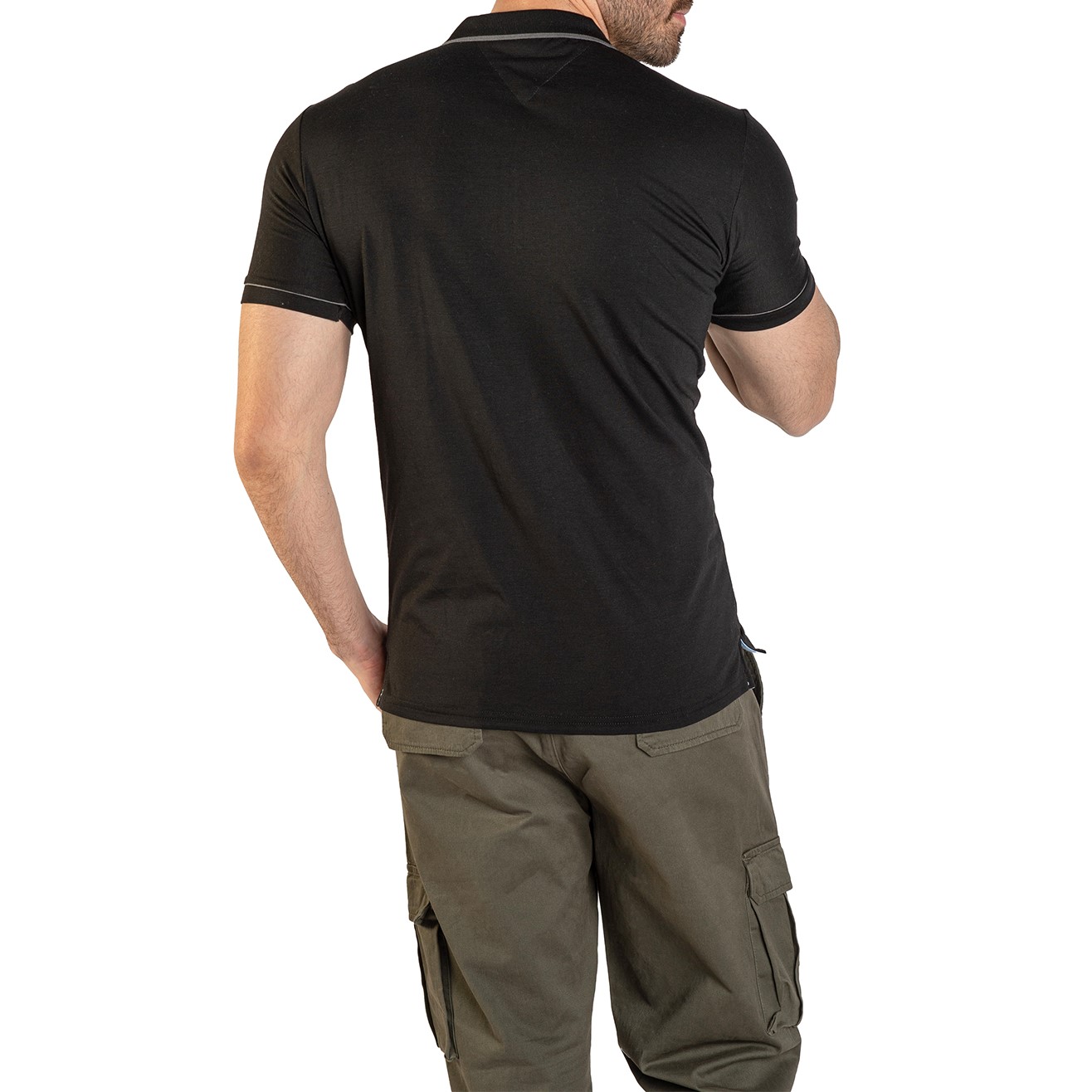 Playera tipo Polo para hombre con zipper Color negro.