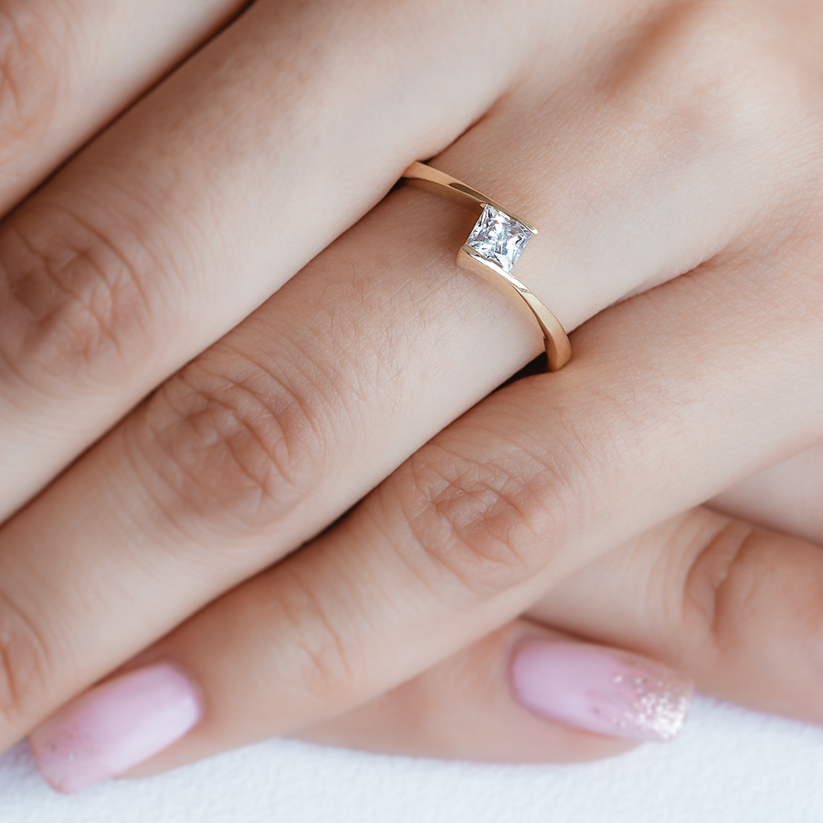 ANILLO DE COMPROMISO 14K ORO ROSA CON PIEDRA ZURI ABBA JOYAS