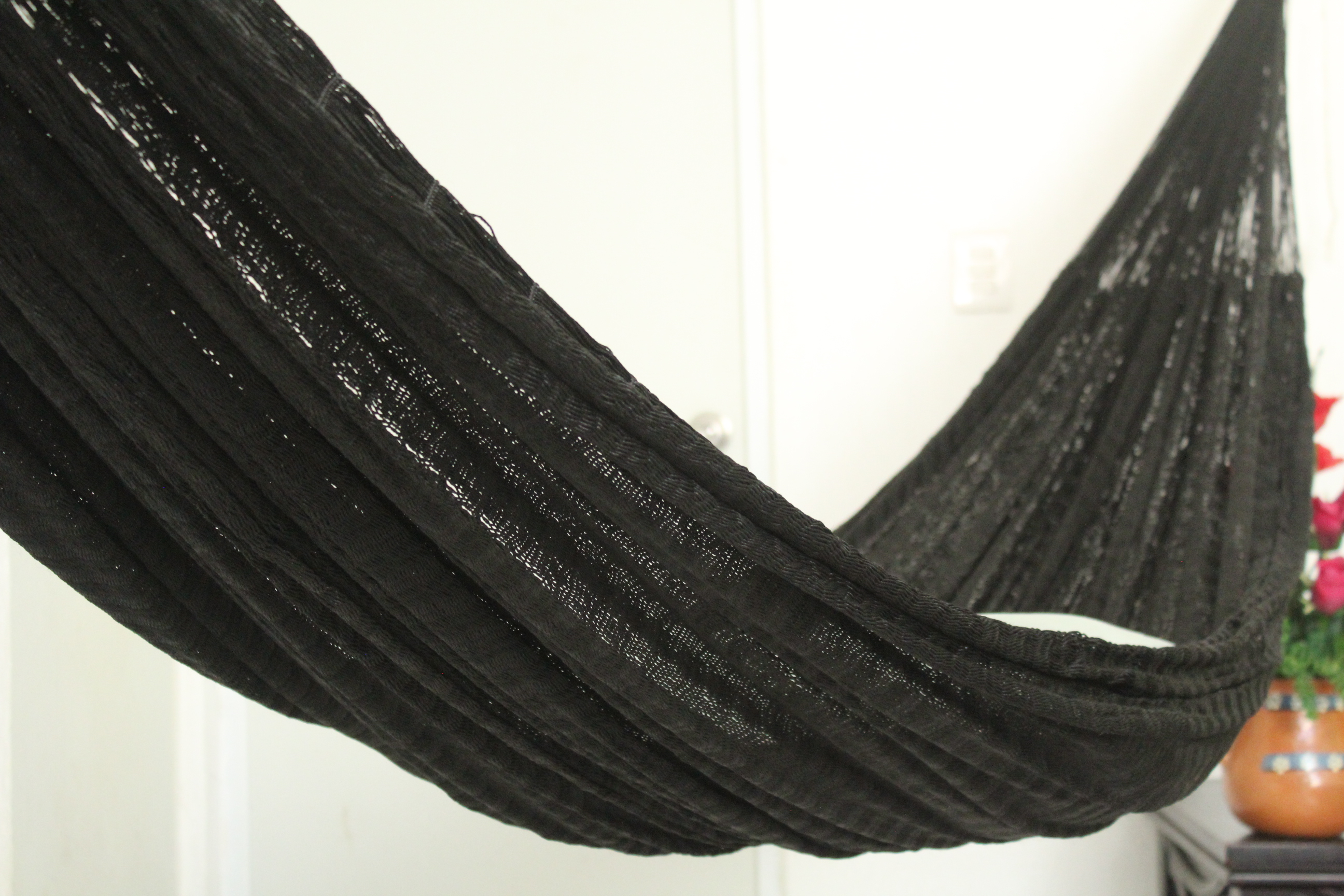 Hamaca de Algodon Tamaño Matrimonial Color Negra.