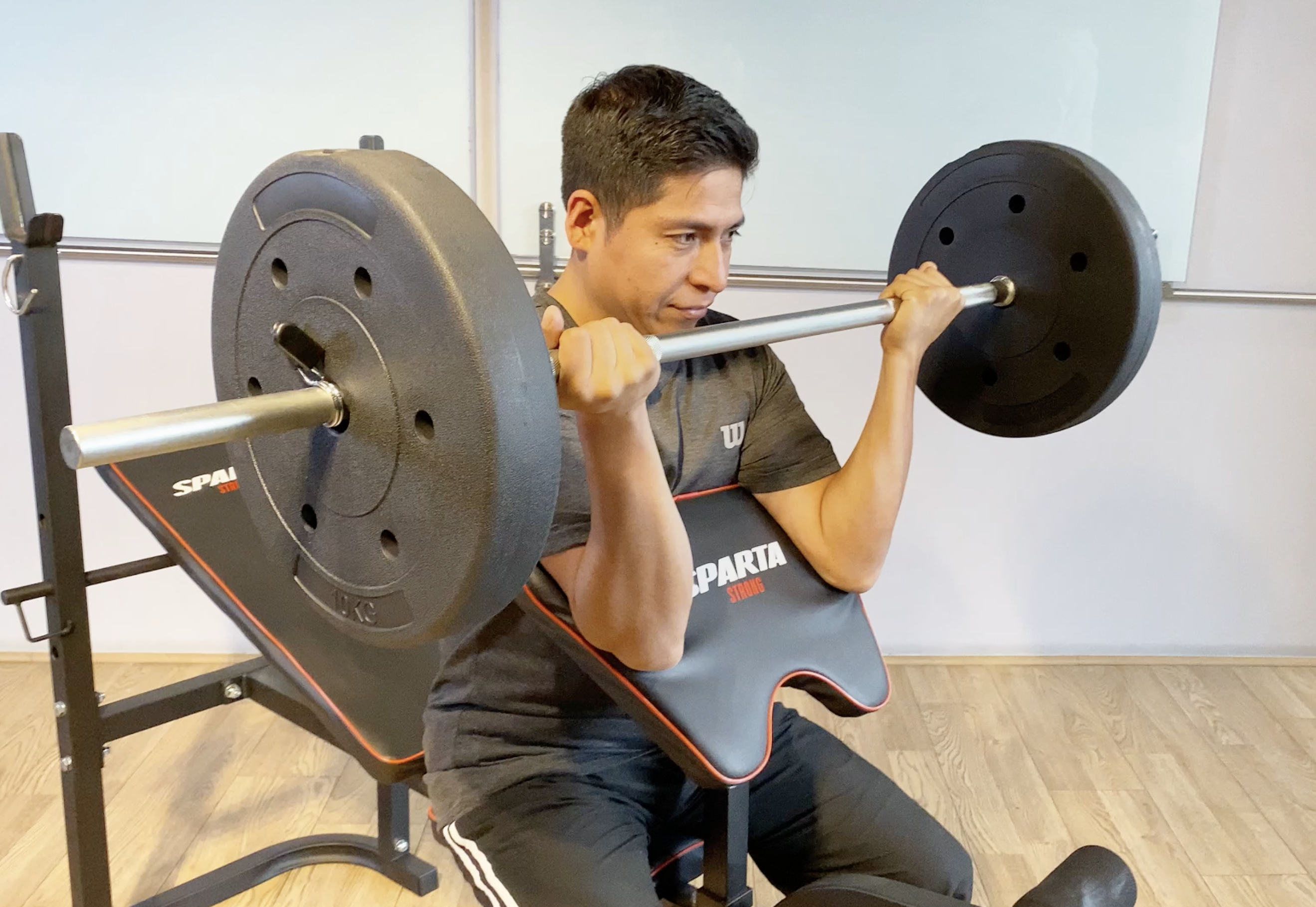 Banco Multifuncional con Barra y Discos 55kg WORKOUTB55KG SPARTA BANSPA0001