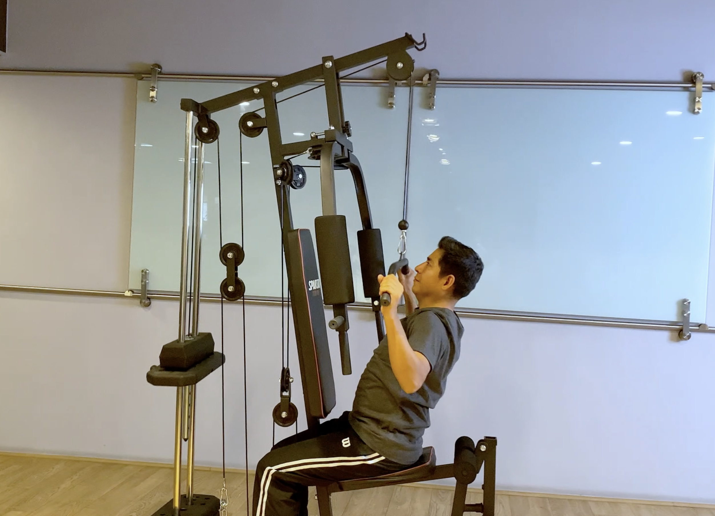 Gimnasio Multifuncional con barras de peso 33.5kg SPARTA APUSPA0005.