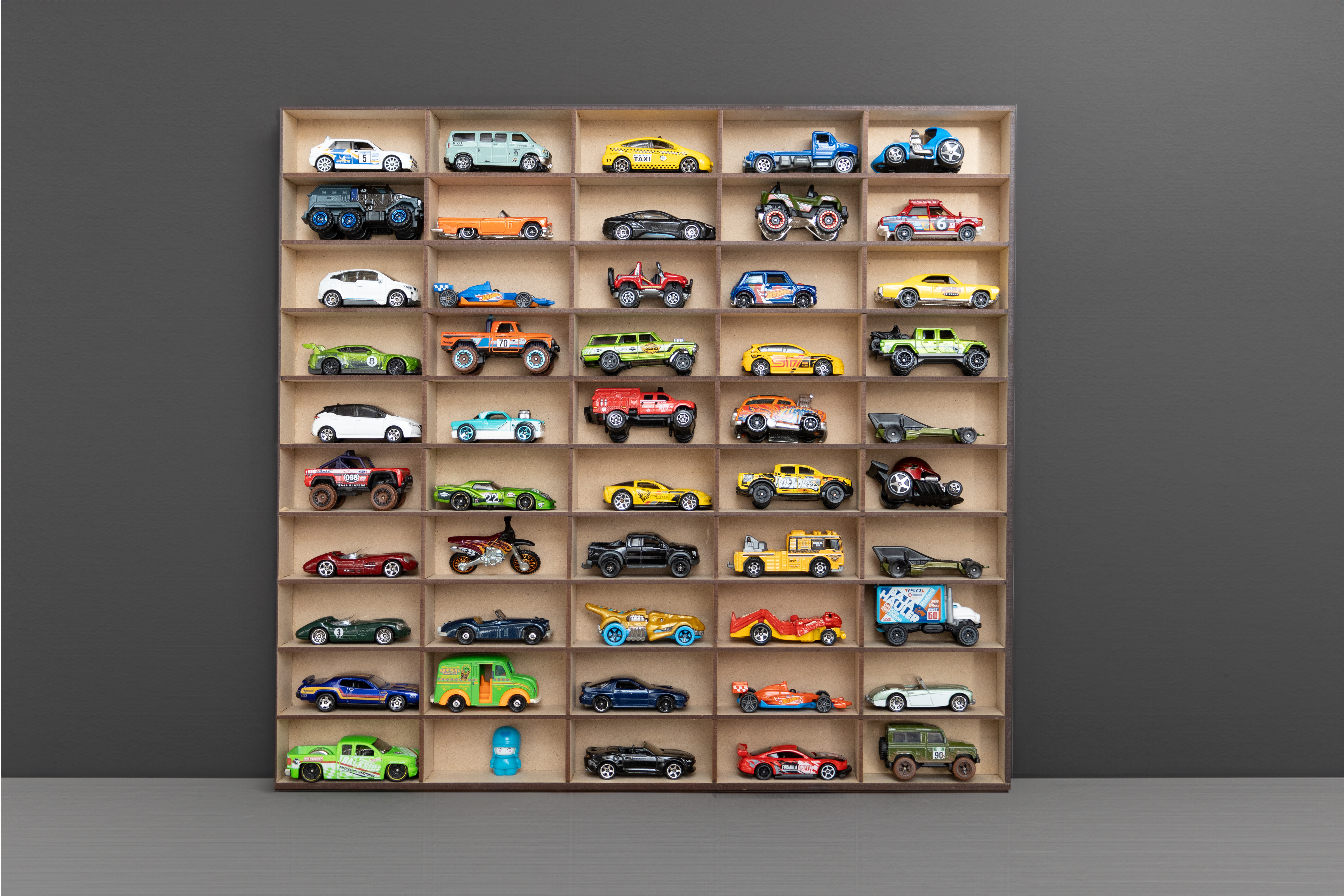 EXHIBIDOR PARA HOTWHEELS 50 ESPACIOS