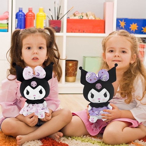 Peluche Kuromi Lovely 2 Pz Rosa y Morado con falda