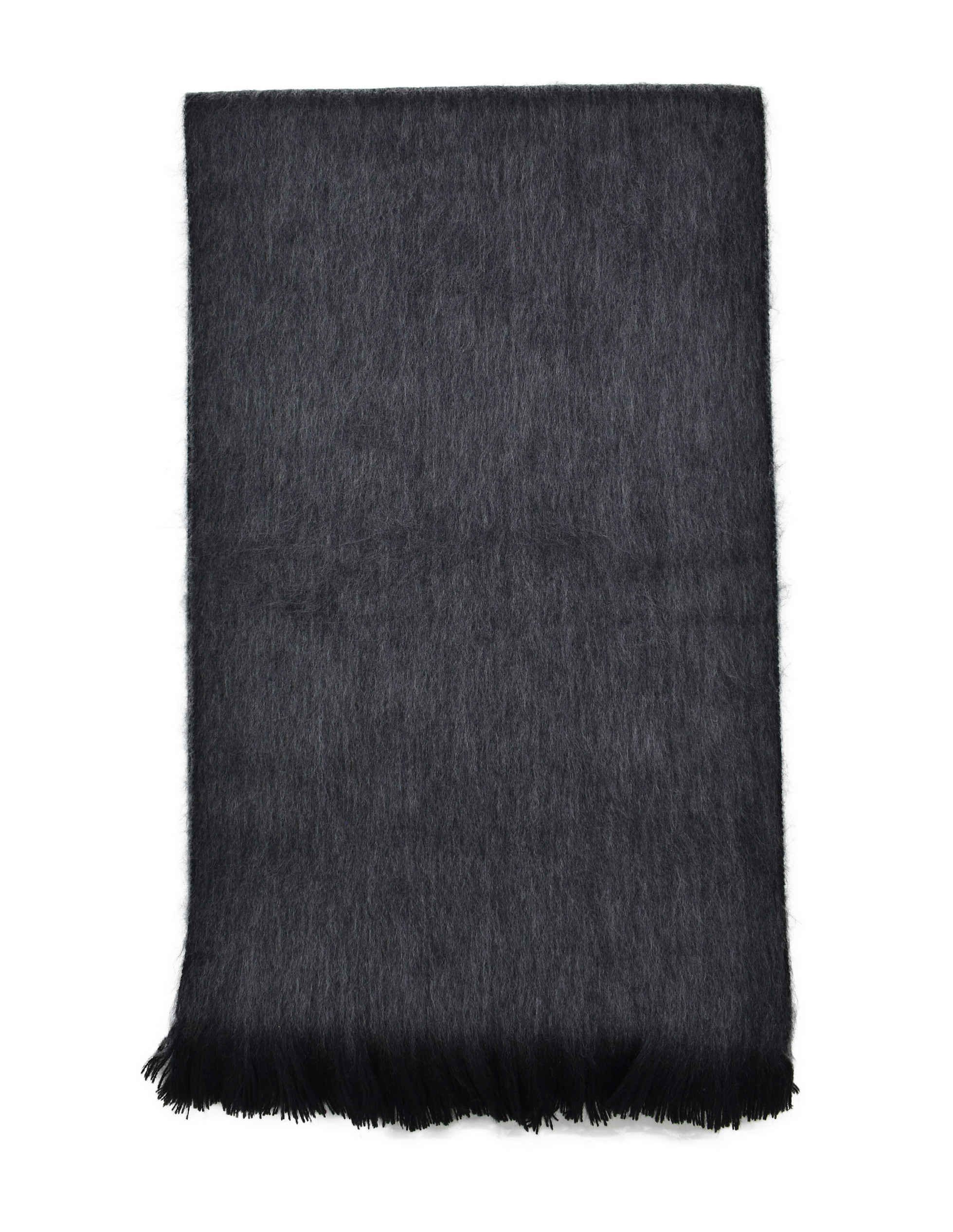 Bufanda Lisa de Alpaca Color Negro Detalle de Barbas 